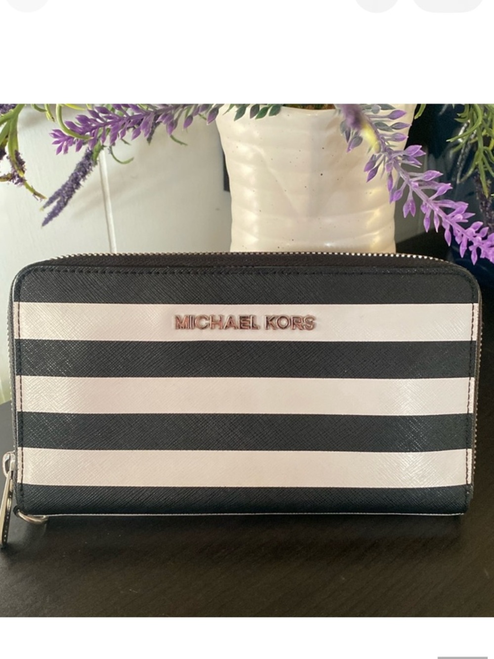 Micheal Kors Striped Continental Wallet